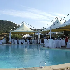 Hotel Ristorante La Tana Di Li Mazzoni, Trinità dʼAgultu